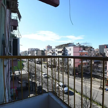 Rondine Apartment *
