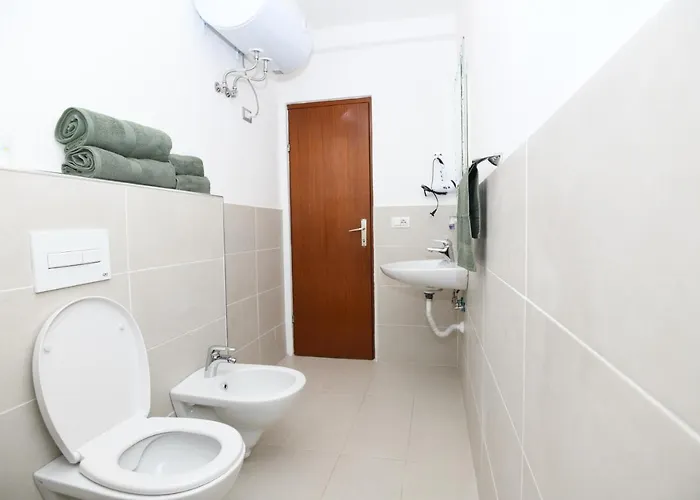 Rondine * טיראנה